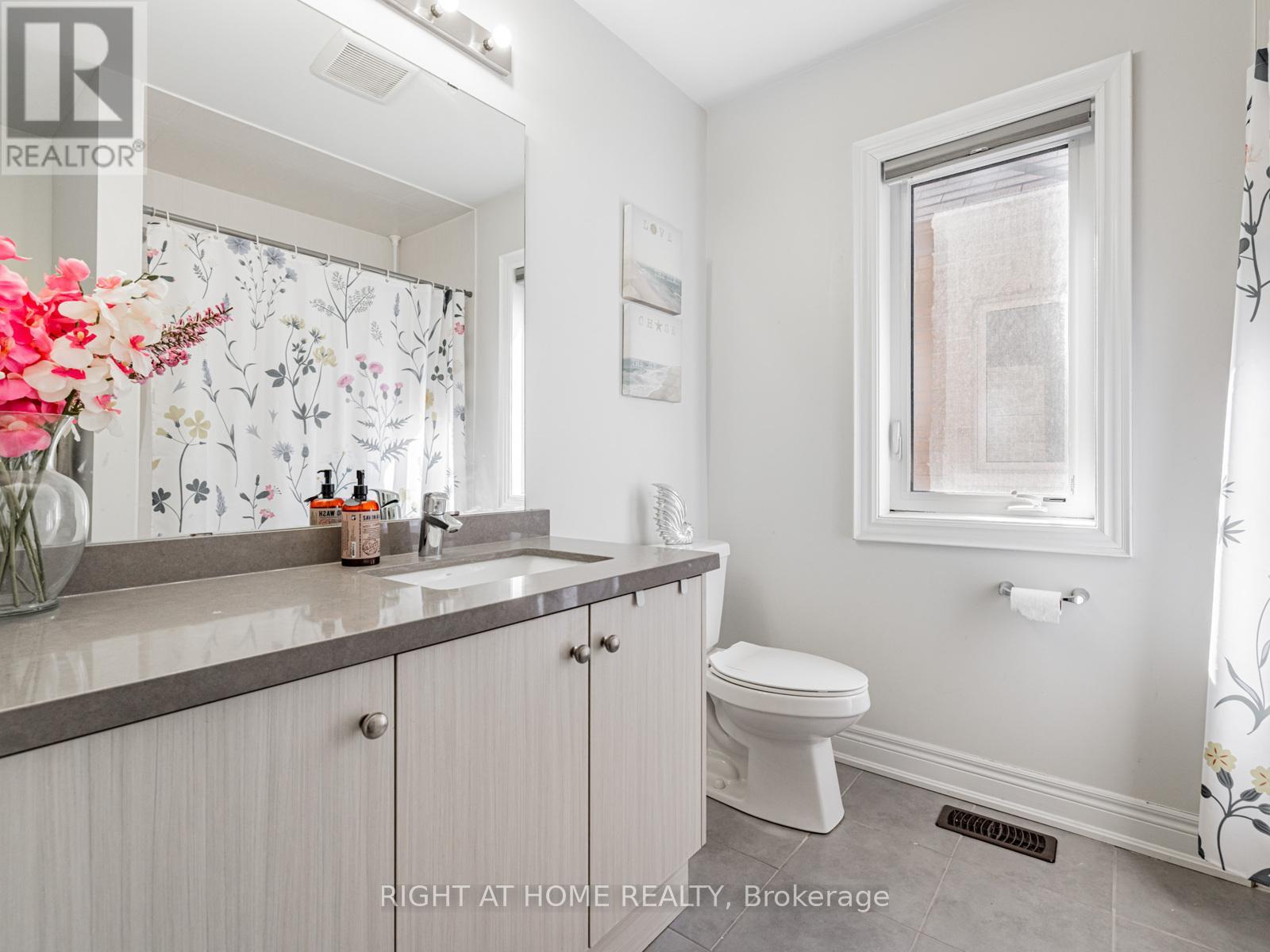 214 Stevenson Crescent, Bradford West Gwillimbury, Ontario  L3Z 0T1 - Photo 25 - N12420436