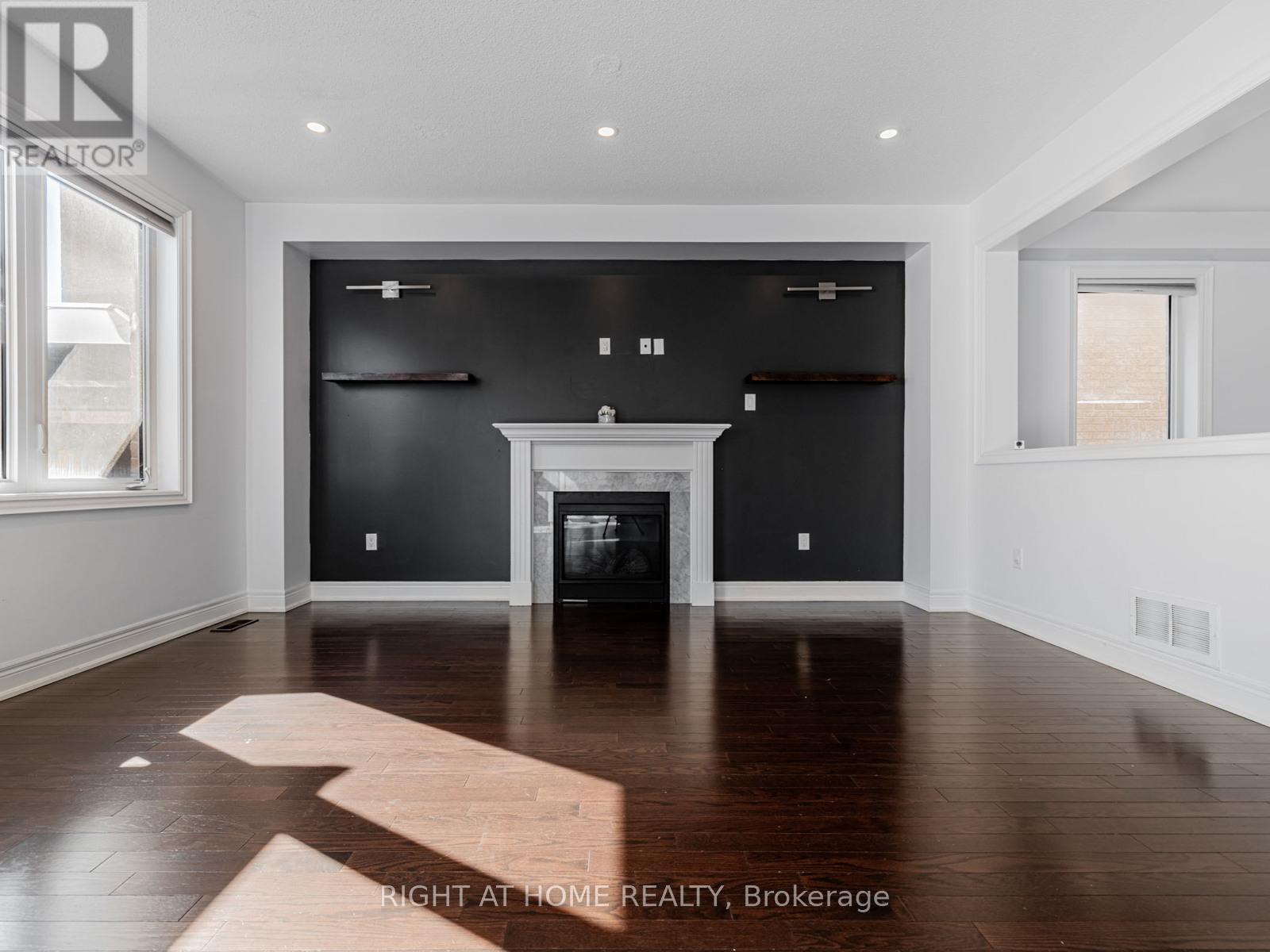 214 Stevenson Crescent, Bradford West Gwillimbury, Ontario  L3Z 0T1 - Photo 8 - N12420436