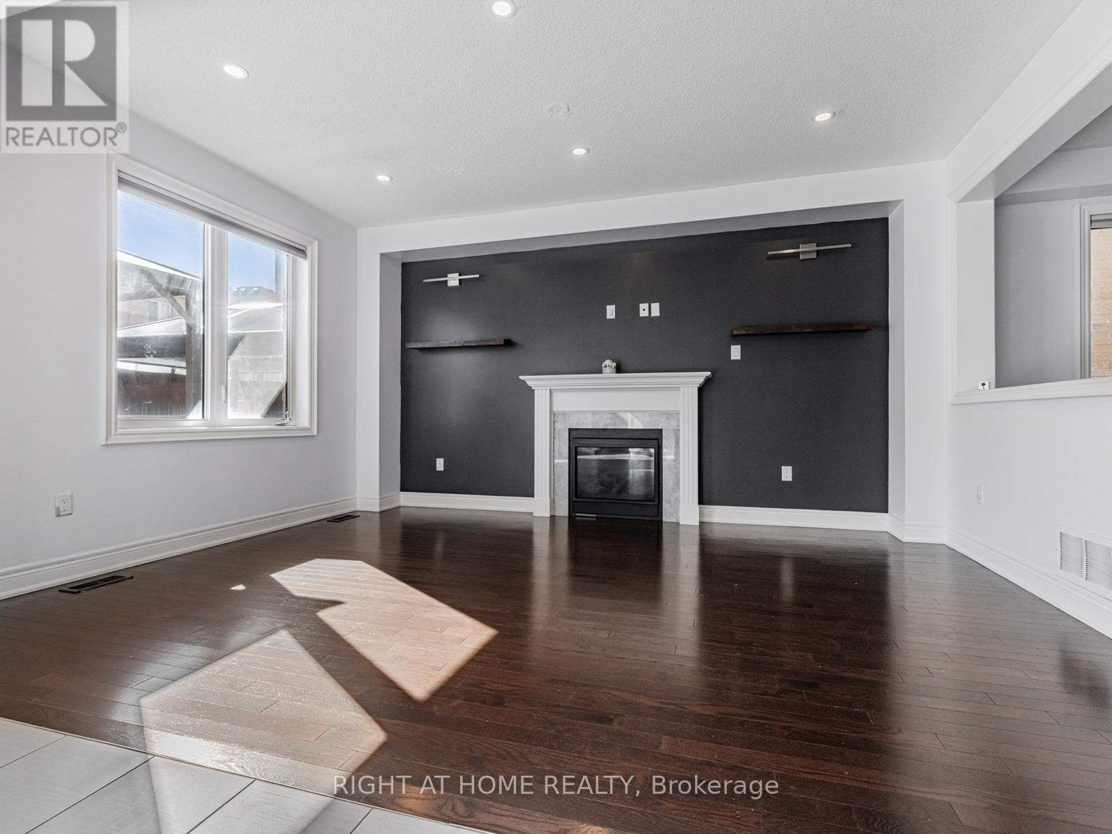 214 Stevenson Crescent, Bradford West Gwillimbury, Ontario  L3Z 0T1 - Photo 9 - N12420436