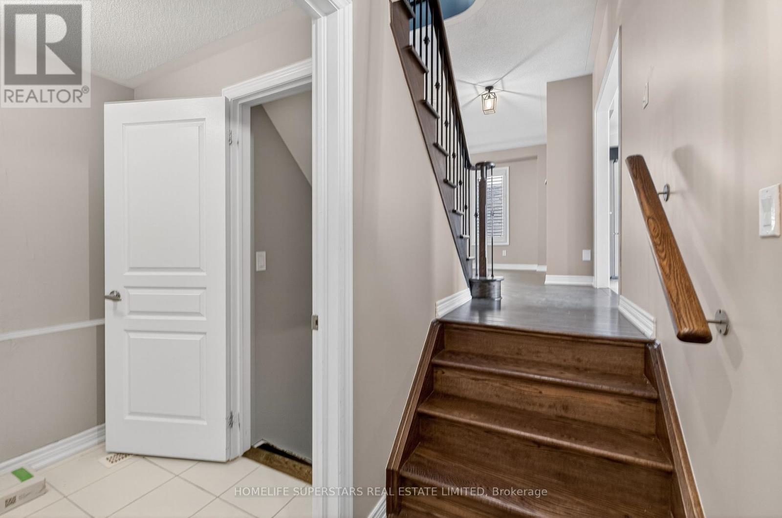 878 Green Street, Innisfil (Lefroy), Ontario  L0L 1W0 - Photo 40 - N12420439