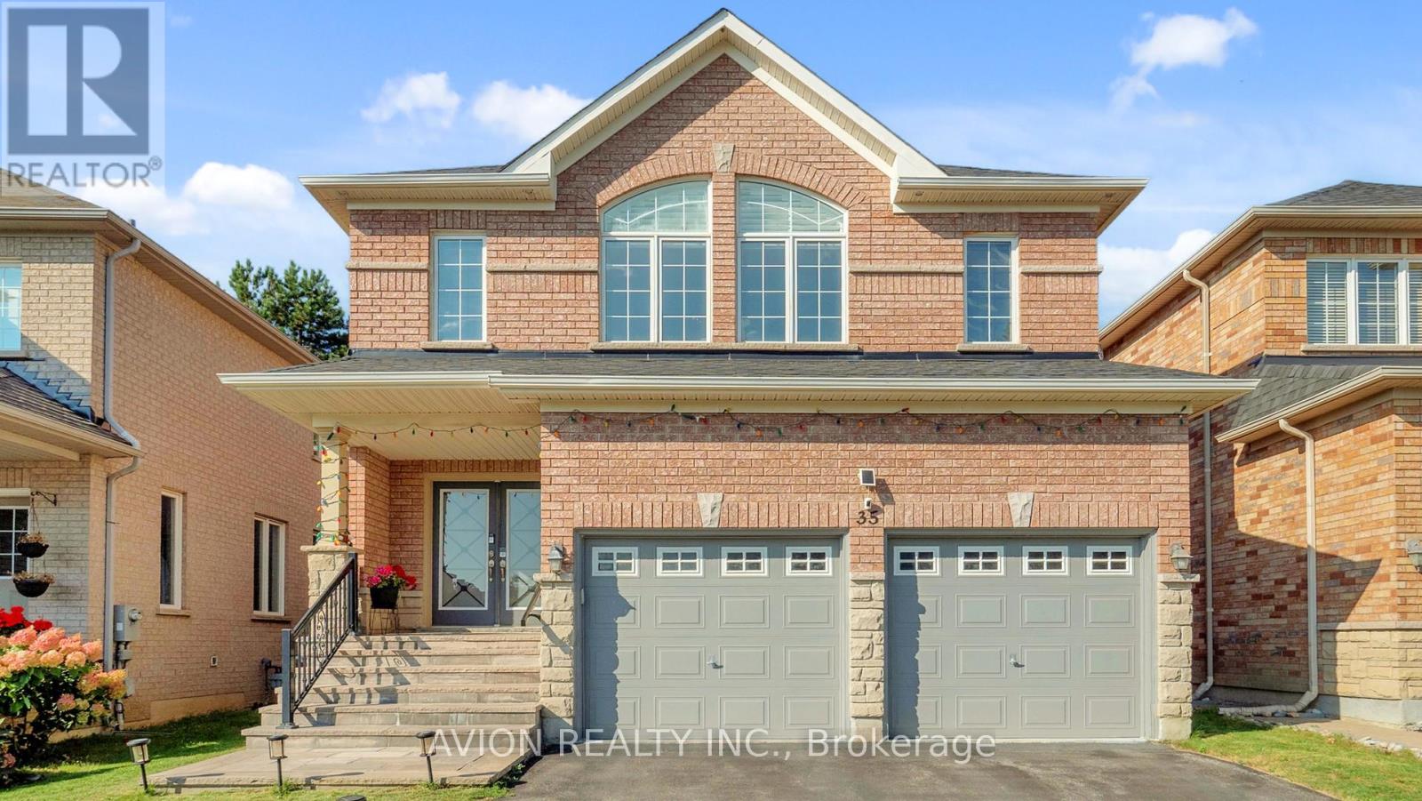 35 OLD ORCHARD CRESCENT, Richmond Hill, Ontario