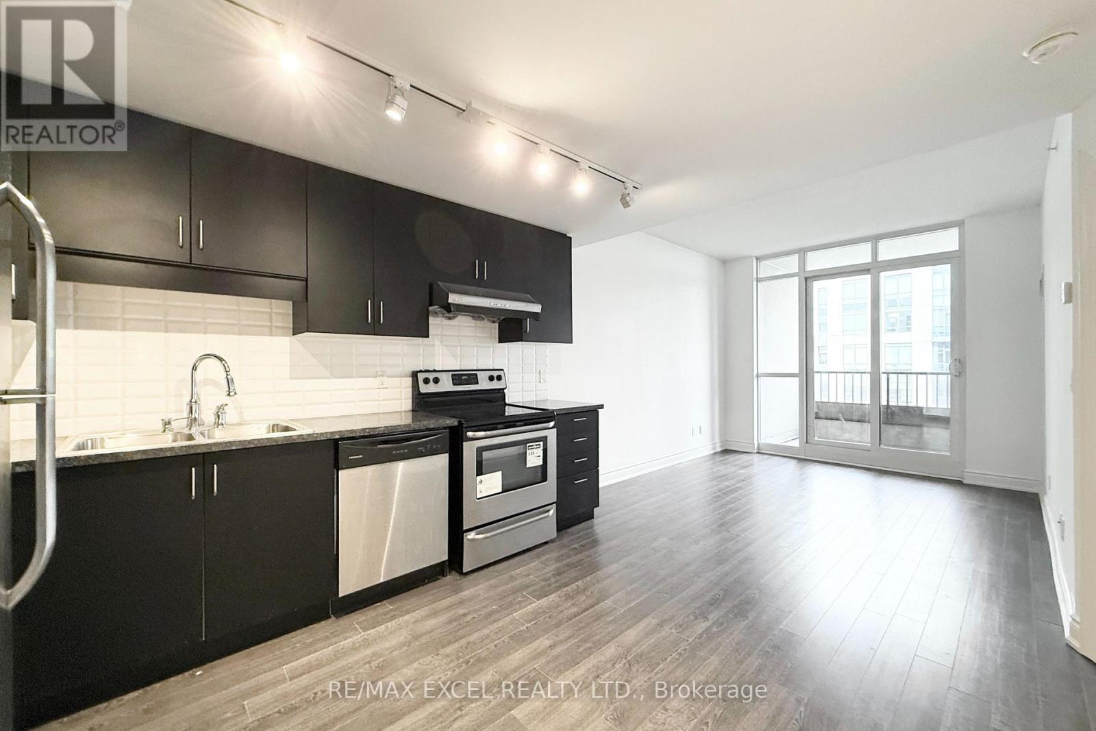 1609 - 89 South Town Centre Boulevard, Markham, Ontario  L6G 0E8 - Photo 10 - N12420452