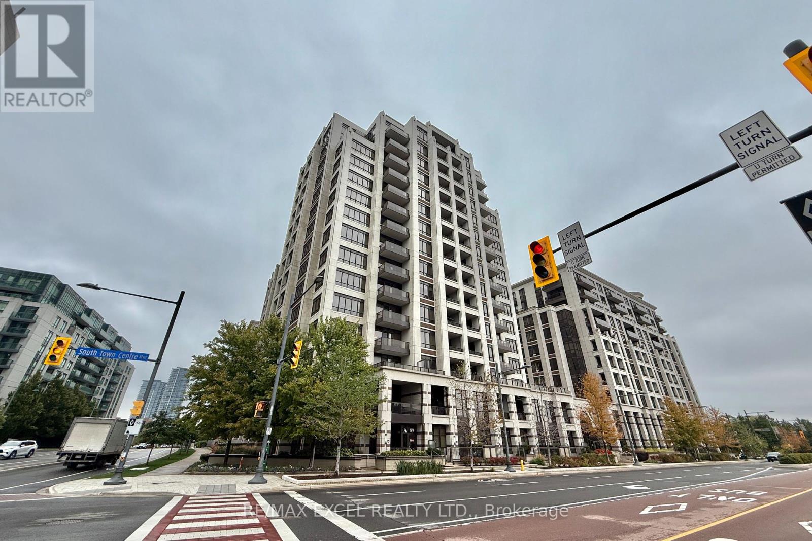 1609 - 89 South Town Centre Boulevard, Markham, Ontario  L6G 0E8 - Photo 3 - N12420452