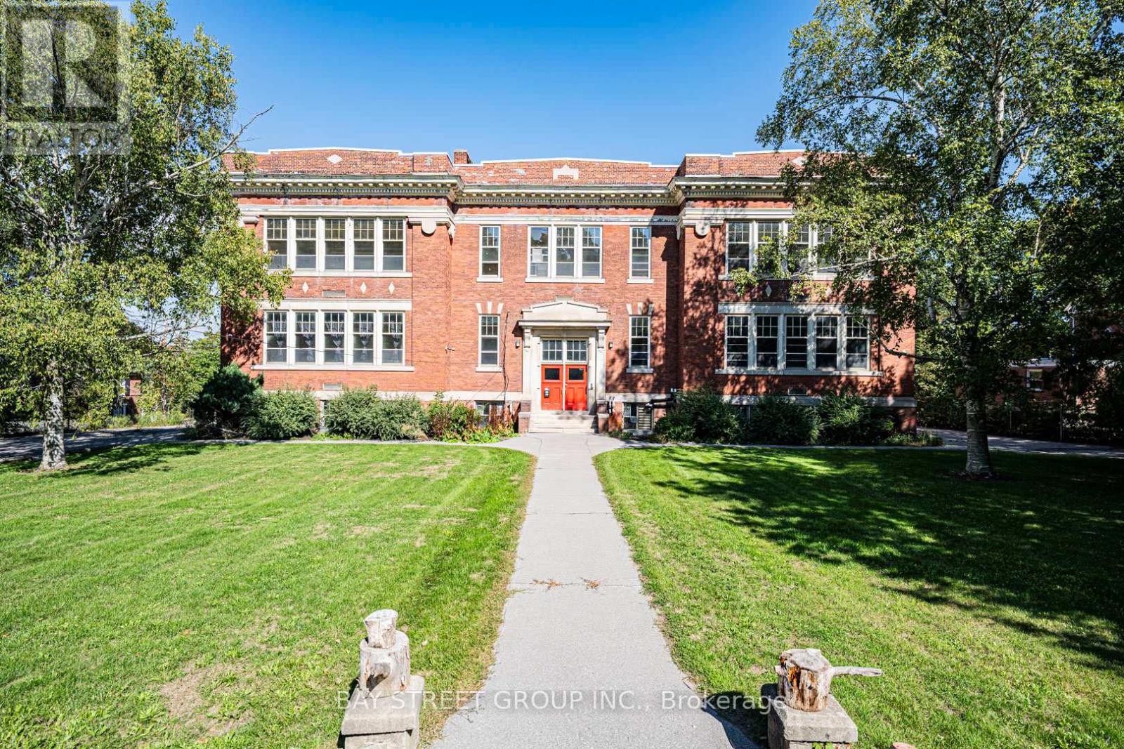 39 Pine Street N, Port Hope, Ontario  L1A 3G5 - Photo 1 - X12420455