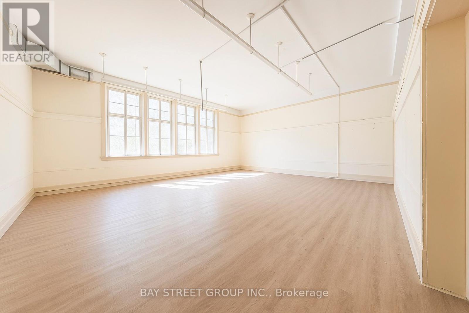 39 Pine Street N, Port Hope, Ontario  L1A 3G5 - Photo 6 - X12420455