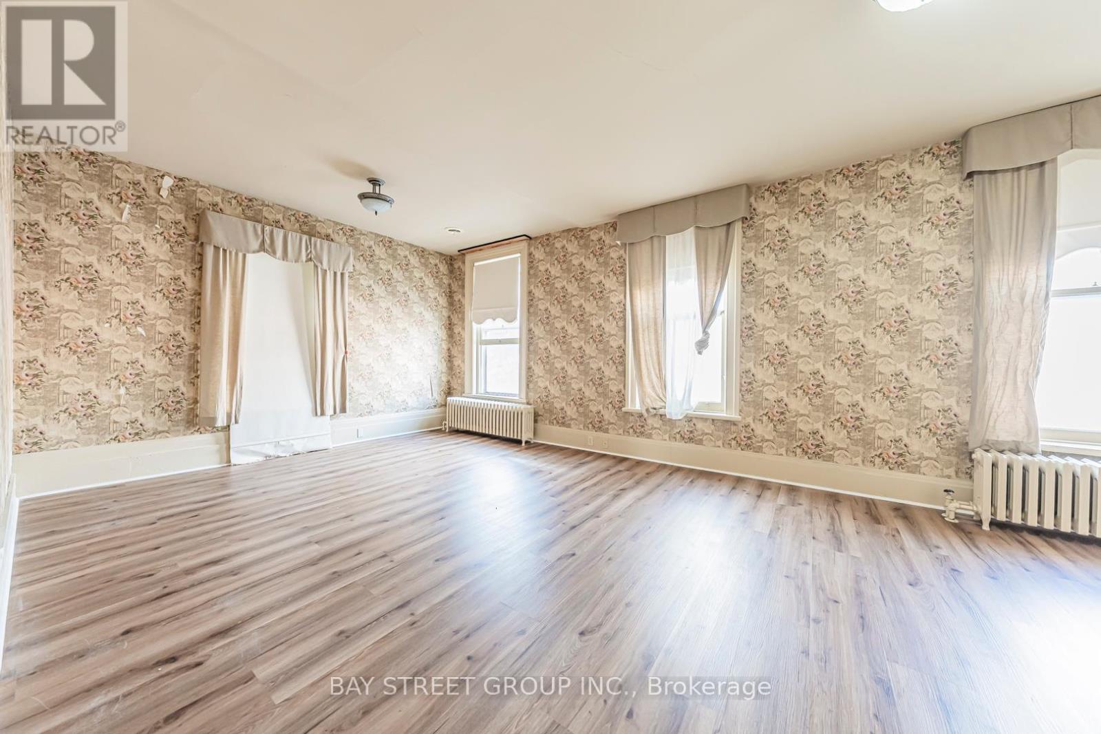 127 Walton Street, Port Hope, Ontario  L1A 1N4 - Photo 19 - X12420461