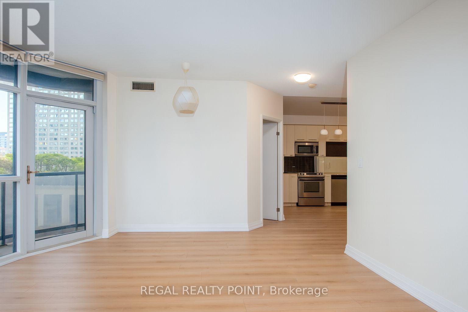 605 - 21 Carlton Street, Toronto, Ontario  M5B 1L3 - Photo 8 - C12403532