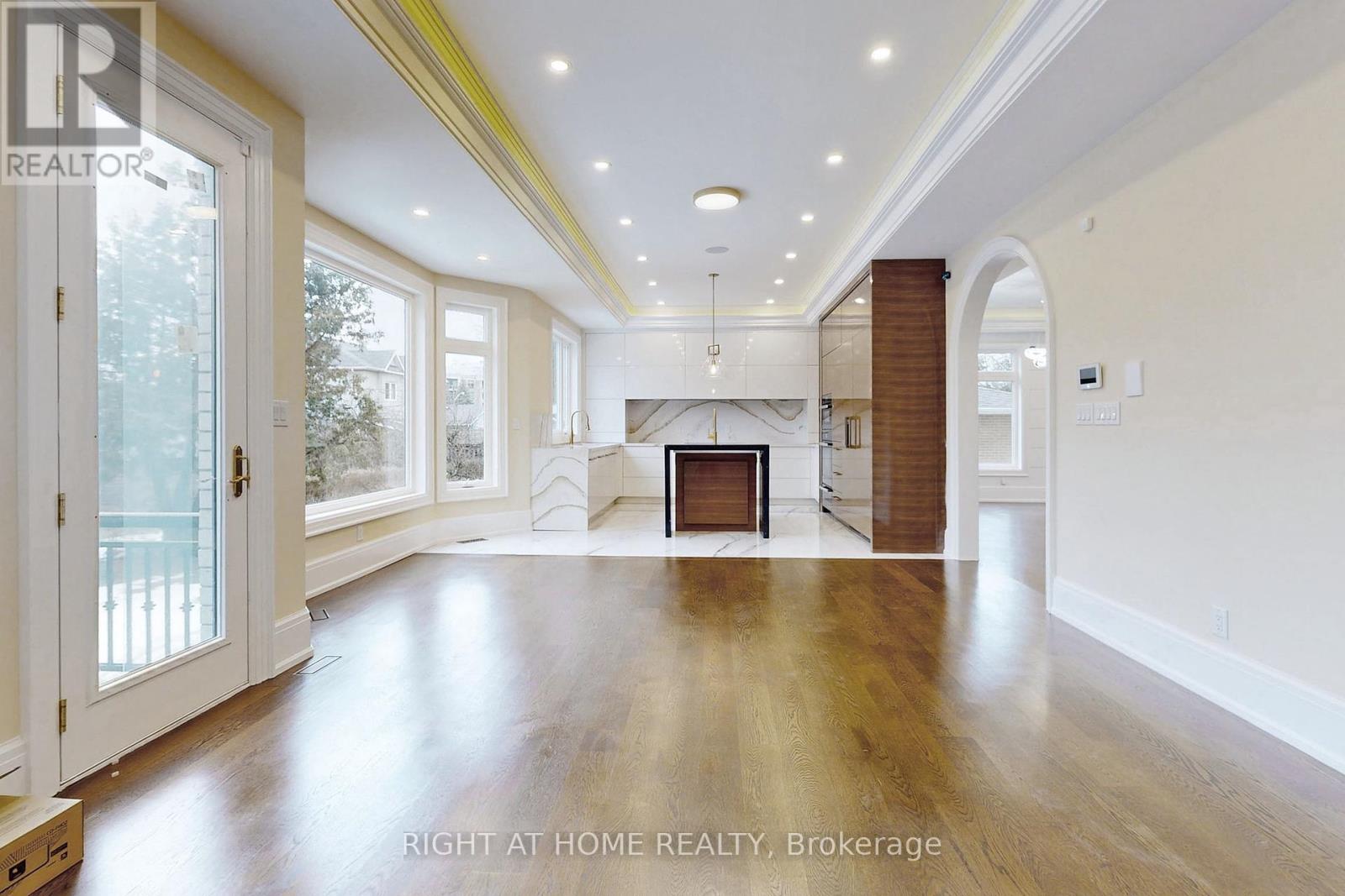 10 Jocelyn Crescent, Toronto, Ontario  M3B 1A2 - Photo 11 - C12420478