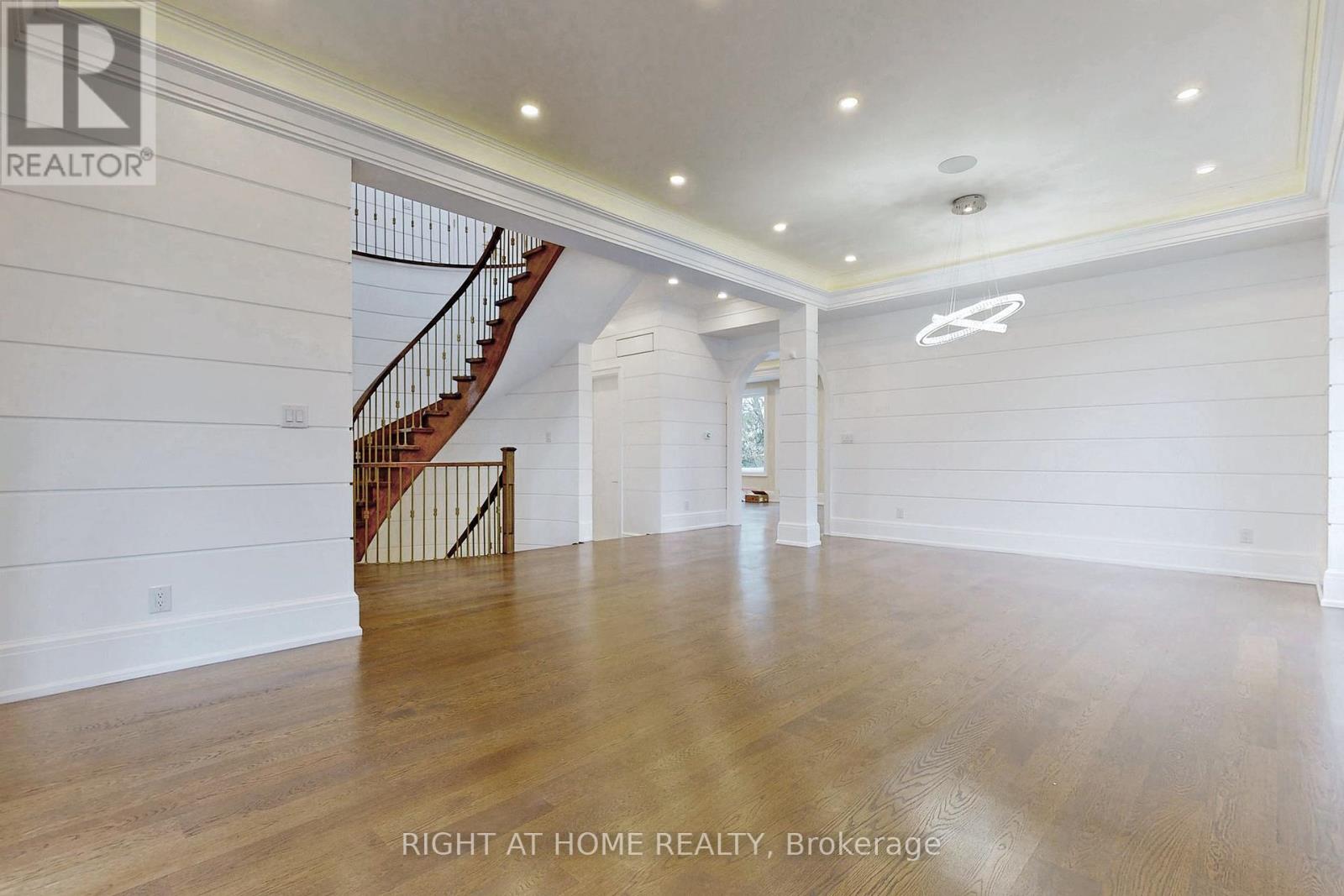 10 Jocelyn Crescent, Toronto, Ontario  M3B 1A2 - Photo 12 - C12420478