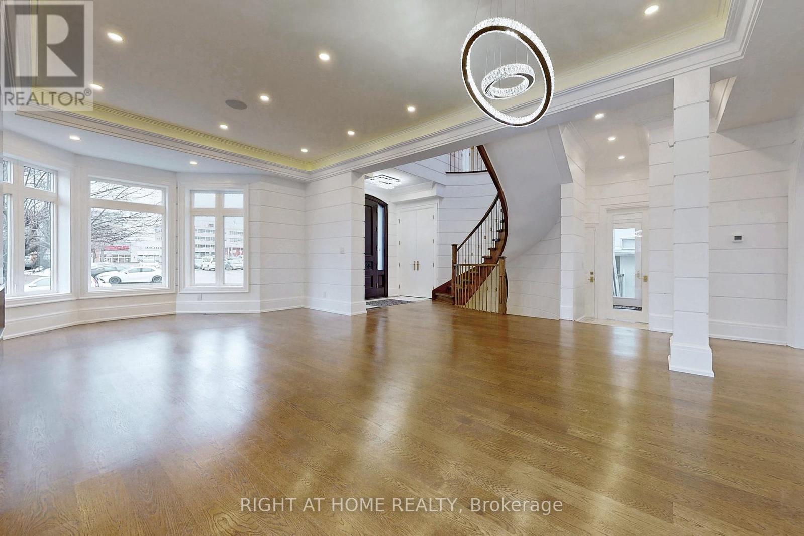 10 Jocelyn Crescent, Toronto, Ontario  M3B 1A2 - Photo 13 - C12420478