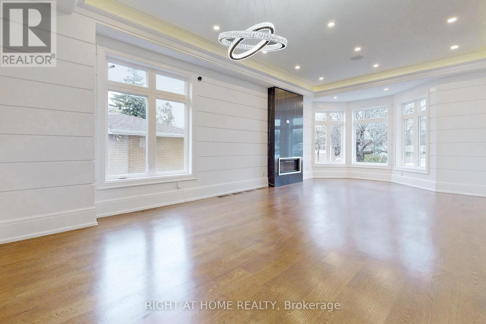 10 Jocelyn Crescent, Toronto, Ontario  M3B 1A2 - Photo 14 - C12420478