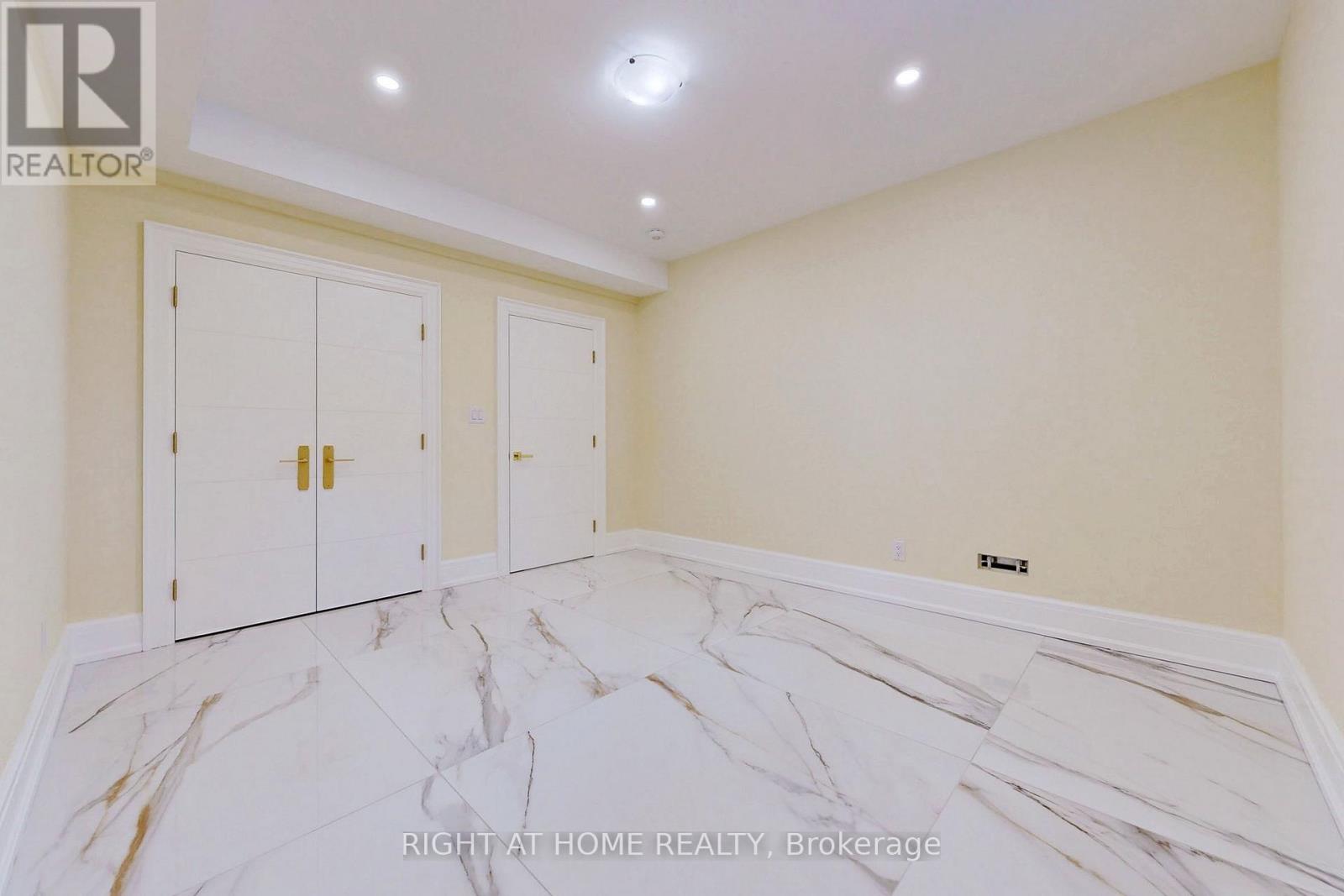 10 Jocelyn Crescent, Toronto, Ontario  M3B 1A2 - Photo 17 - C12420478