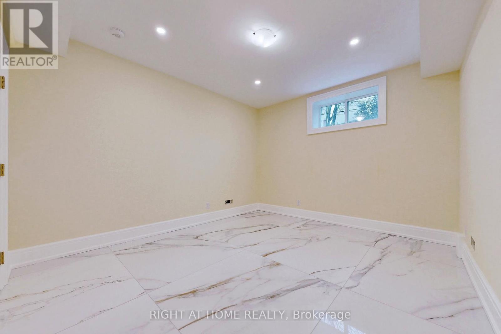 10 Jocelyn Crescent, Toronto, Ontario  M3B 1A2 - Photo 18 - C12420478