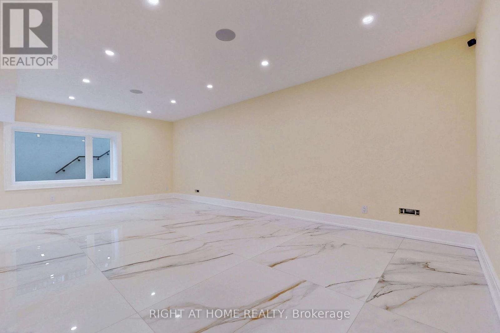 10 Jocelyn Crescent, Toronto, Ontario  M3B 1A2 - Photo 22 - C12420478