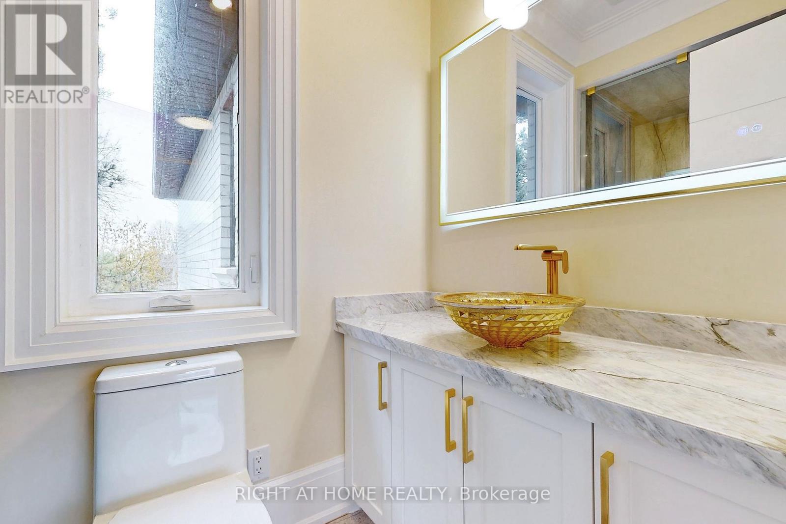 10 Jocelyn Crescent, Toronto, Ontario  M3B 1A2 - Photo 26 - C12420478