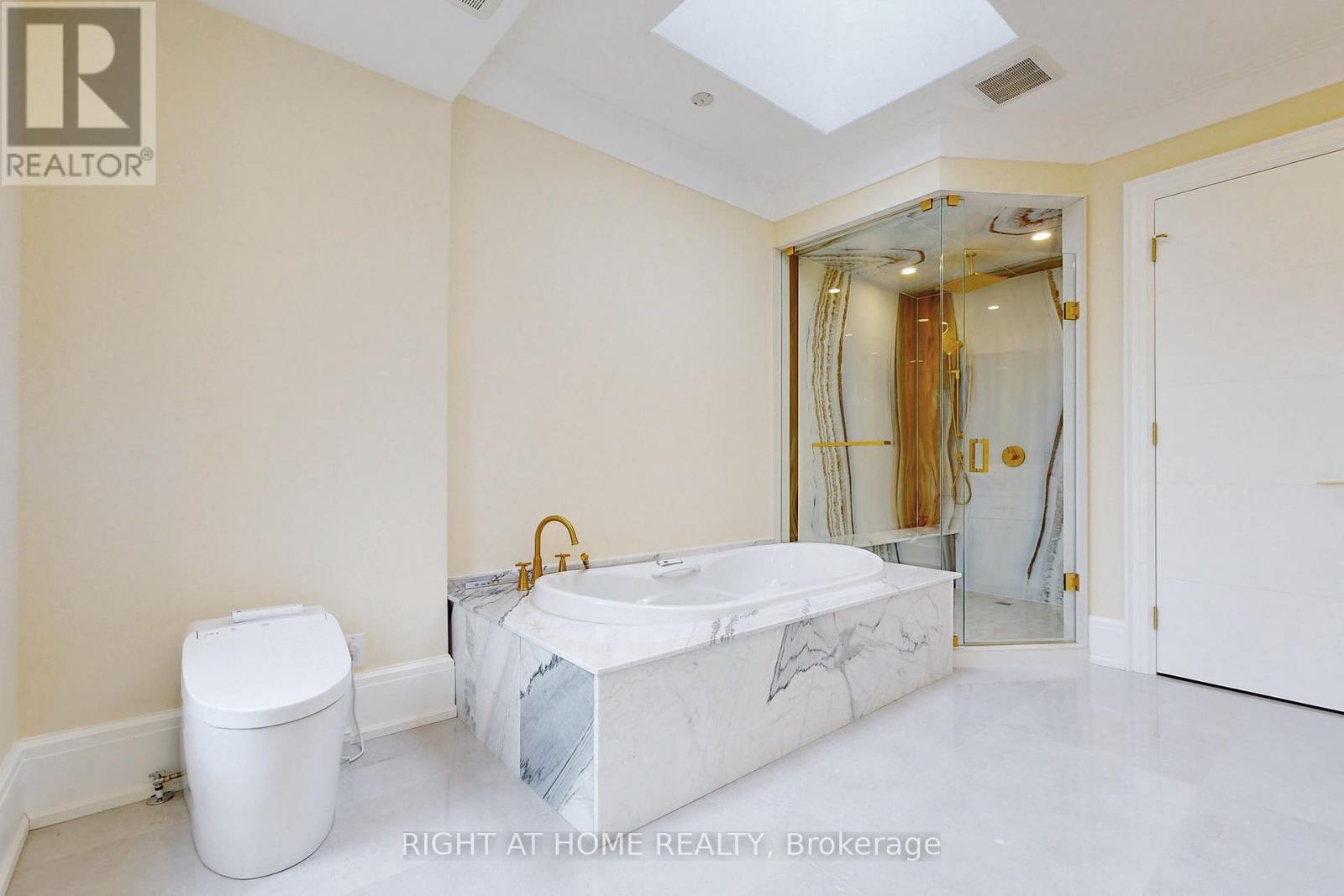 10 Jocelyn Crescent, Toronto, Ontario  M3B 1A2 - Photo 32 - C12420478