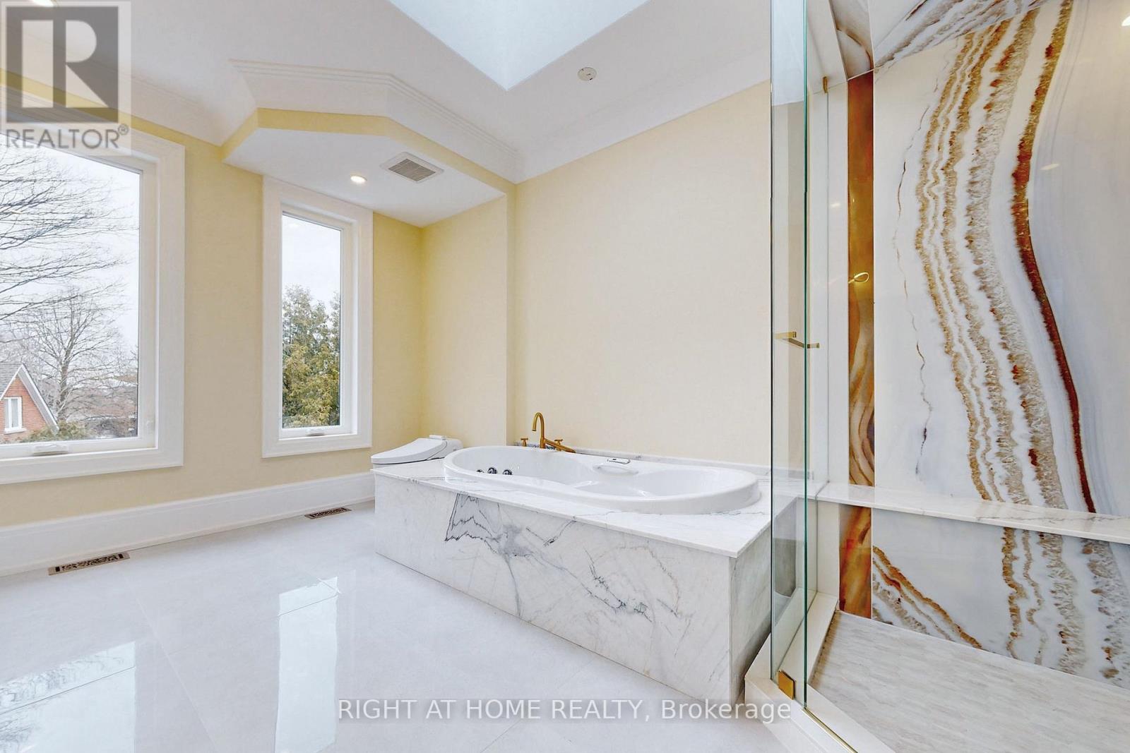 10 Jocelyn Crescent, Toronto, Ontario  M3B 1A2 - Photo 33 - C12420478