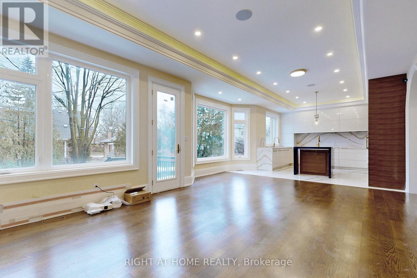 10 Jocelyn Crescent, Toronto, Ontario  M3B 1A2 - Photo 7 - C12420478