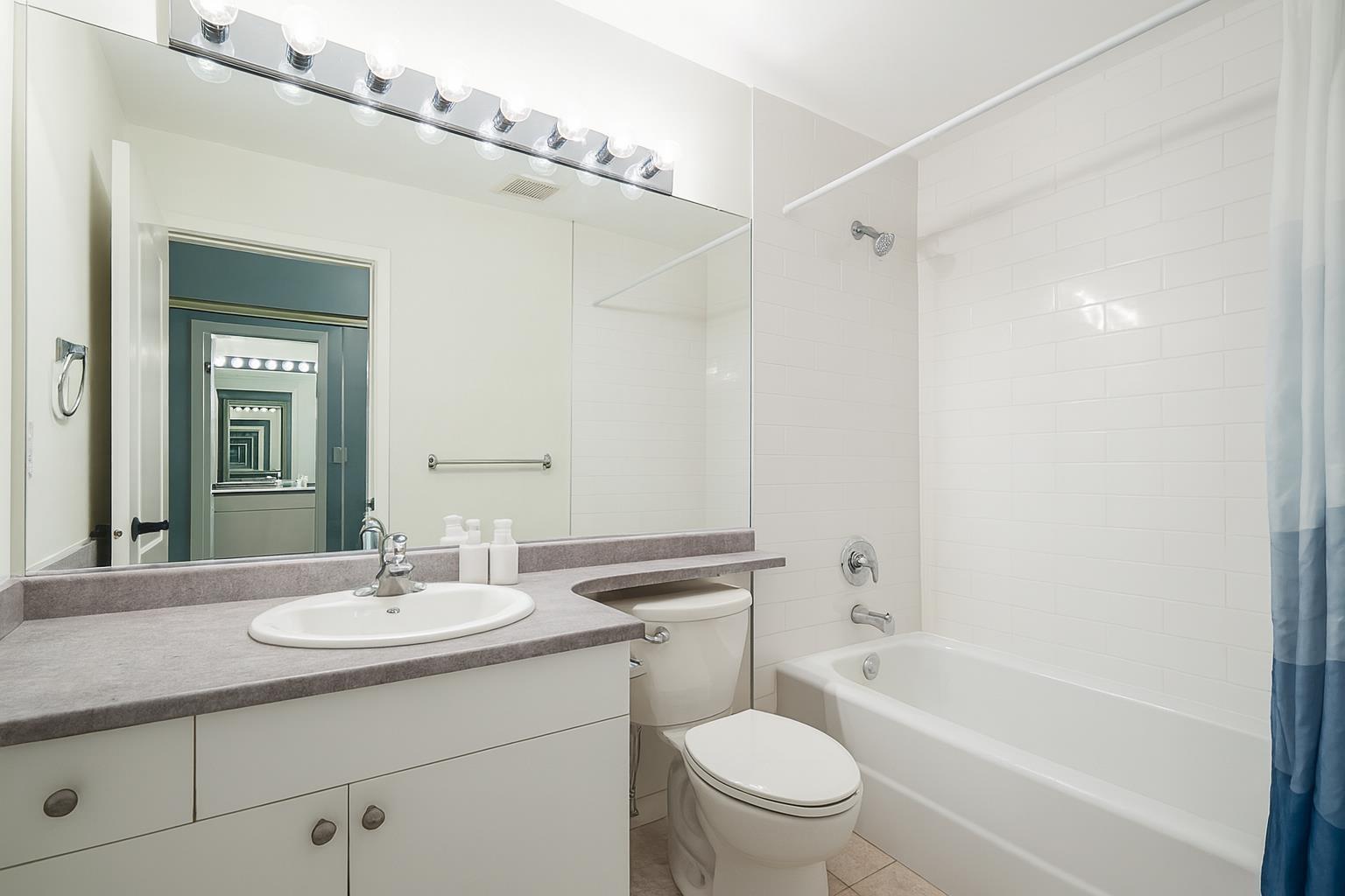 125 13911 70 Avenue, Surrey, British Columbia  V3W 6B4 - Photo 8 - R3050427