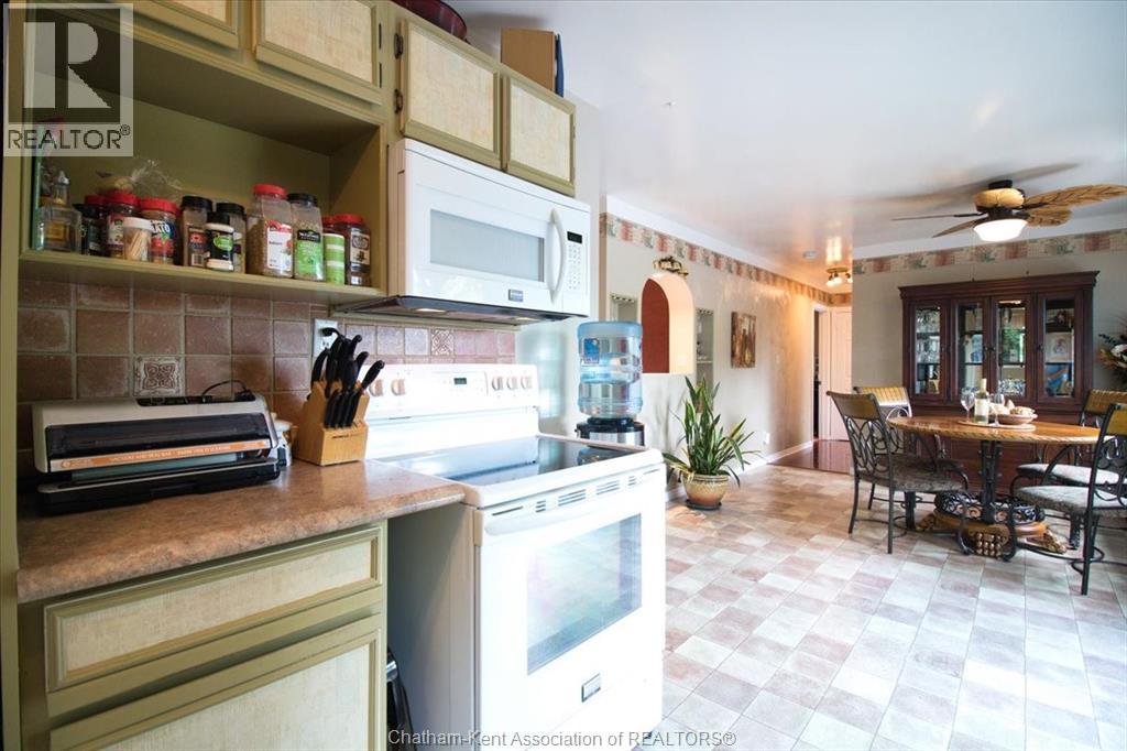 317 Oak Street East, Bothwell, Ontario  N0P 1C0 - Photo 7 - 25023766