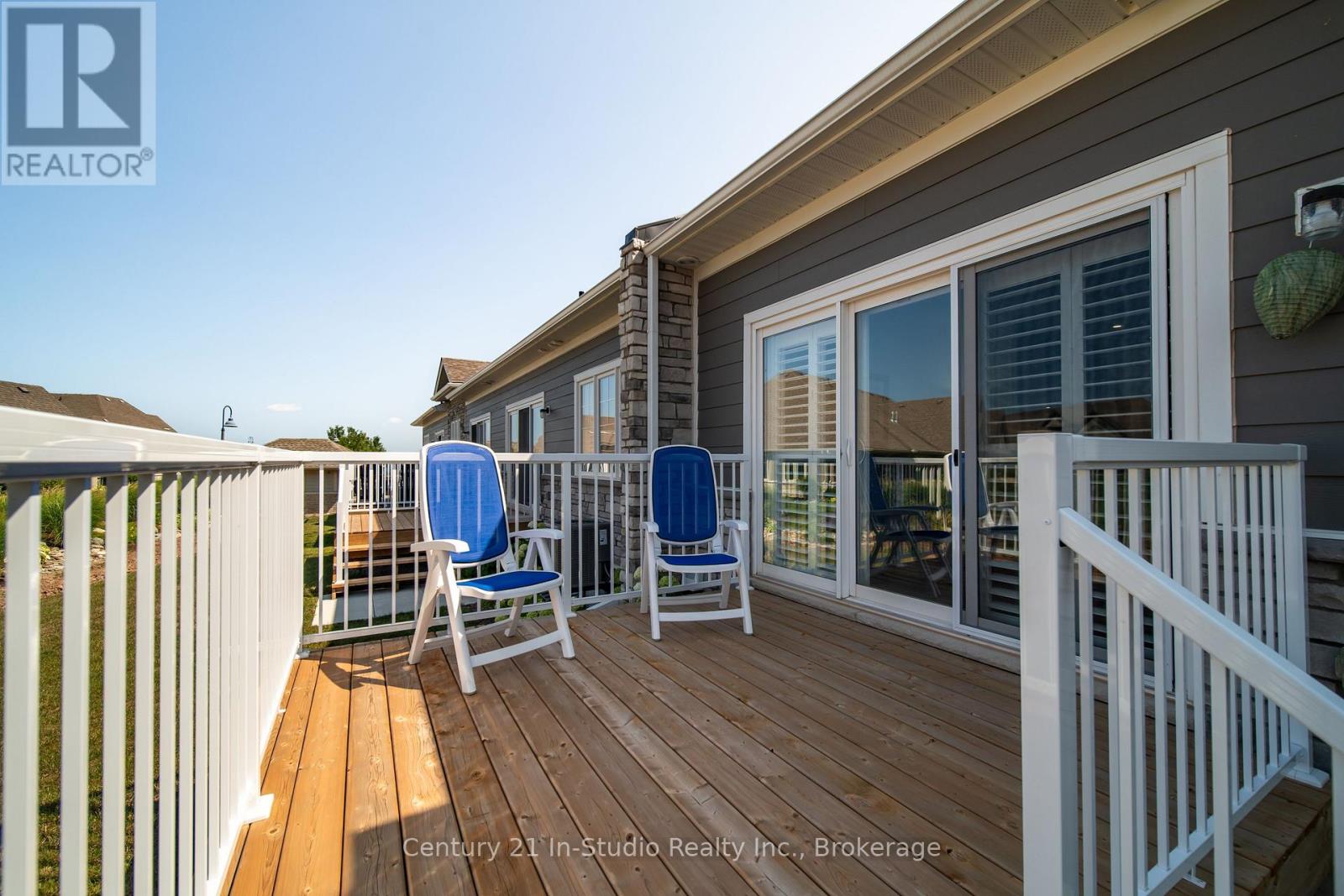 219 Ironwood Way, Georgian Bluffs, Ontario  N0H 1S0 - Photo 6 - X12420526