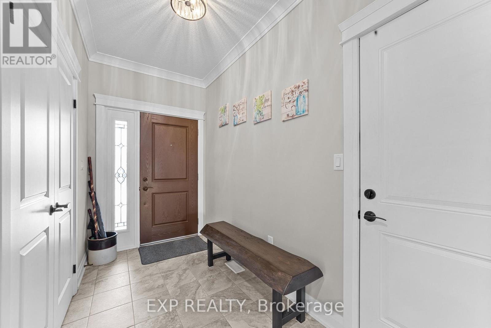 46 Collins Way, Strathroy-Caradoc, Ontario  N7G 0E5 - Photo 18 - X12420507