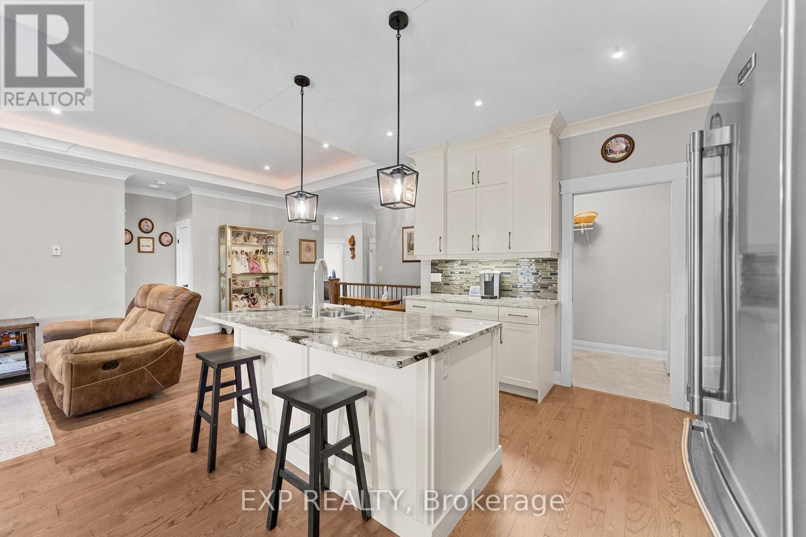 46 Collins Way, Strathroy-Caradoc, Ontario  N7G 0E5 - Photo 24 - X12420507