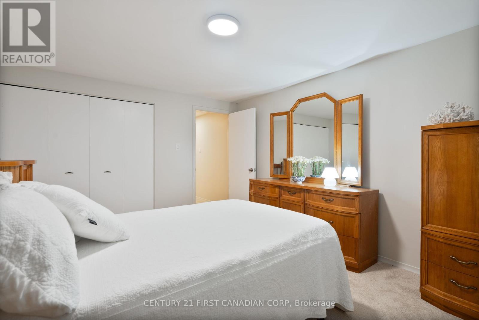 456 Maple Street, Strathroy-Caradoc, Ontario  N7G 3N1 - Photo 14 - X12420513