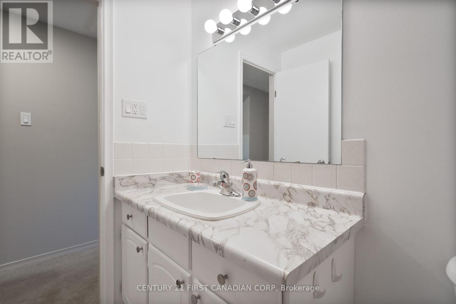 456 Maple Street, Strathroy-Caradoc, Ontario  N7G 3N1 - Photo 18 - X12420513