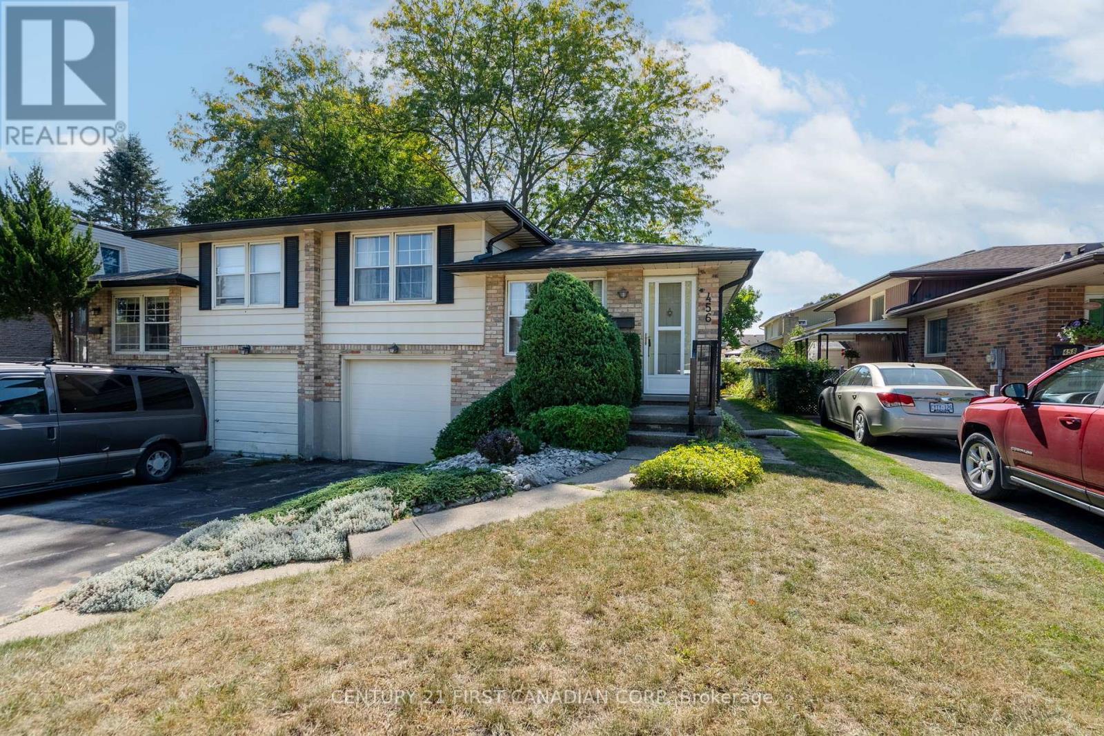 456 Maple Street, Strathroy-Caradoc, Ontario  N7G 3N1 - Photo 2 - X12420513
