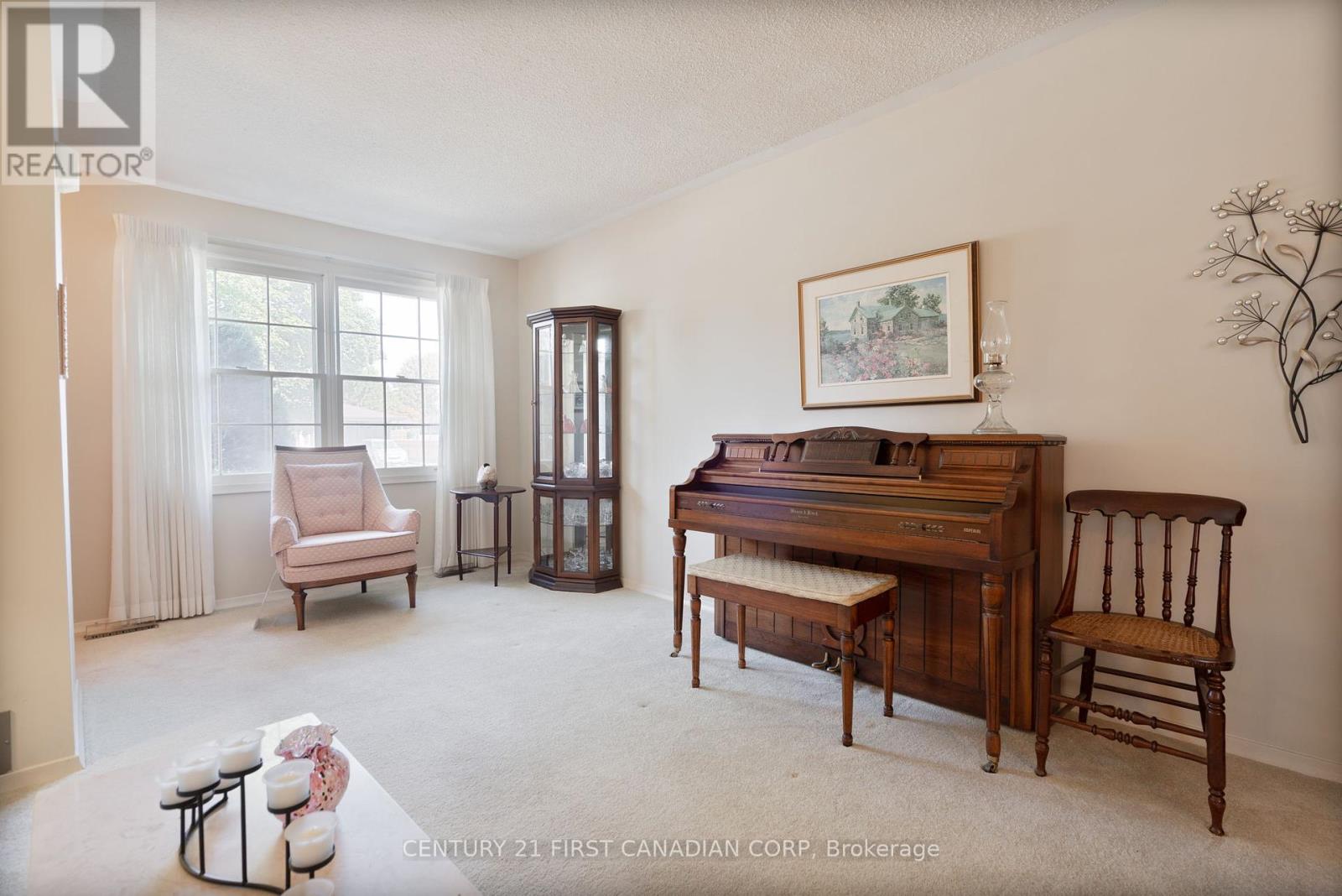 456 Maple Street, Strathroy-Caradoc, Ontario  N7G 3N1 - Photo 7 - X12420513