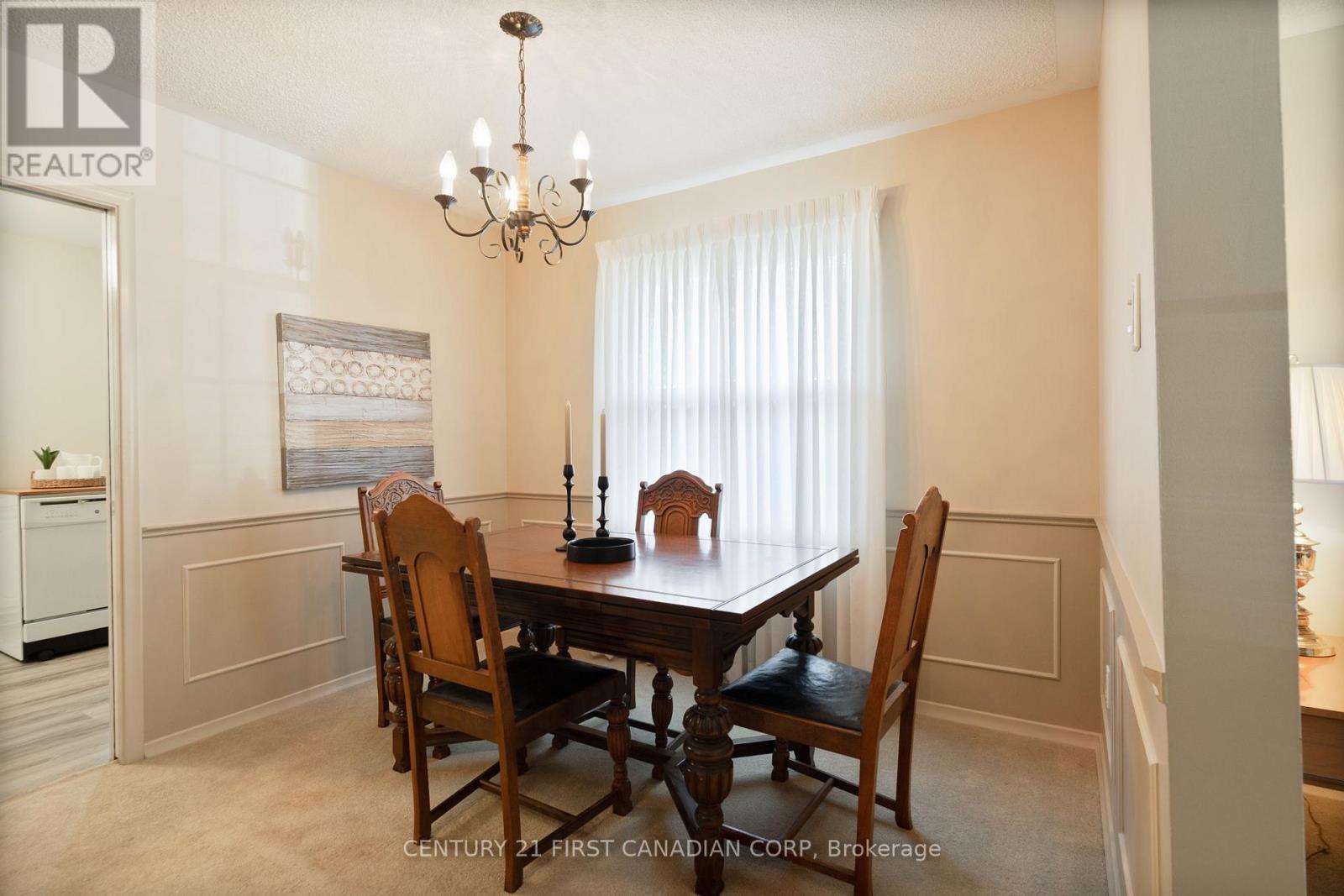 456 Maple Street, Strathroy-Caradoc, Ontario  N7G 3N1 - Photo 8 - X12420513
