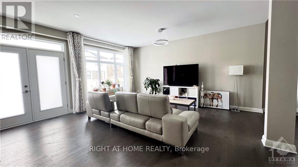 505 Breccia Heights, Ottawa, Ontario  K2T 0L6 - Photo 4 - X12420485