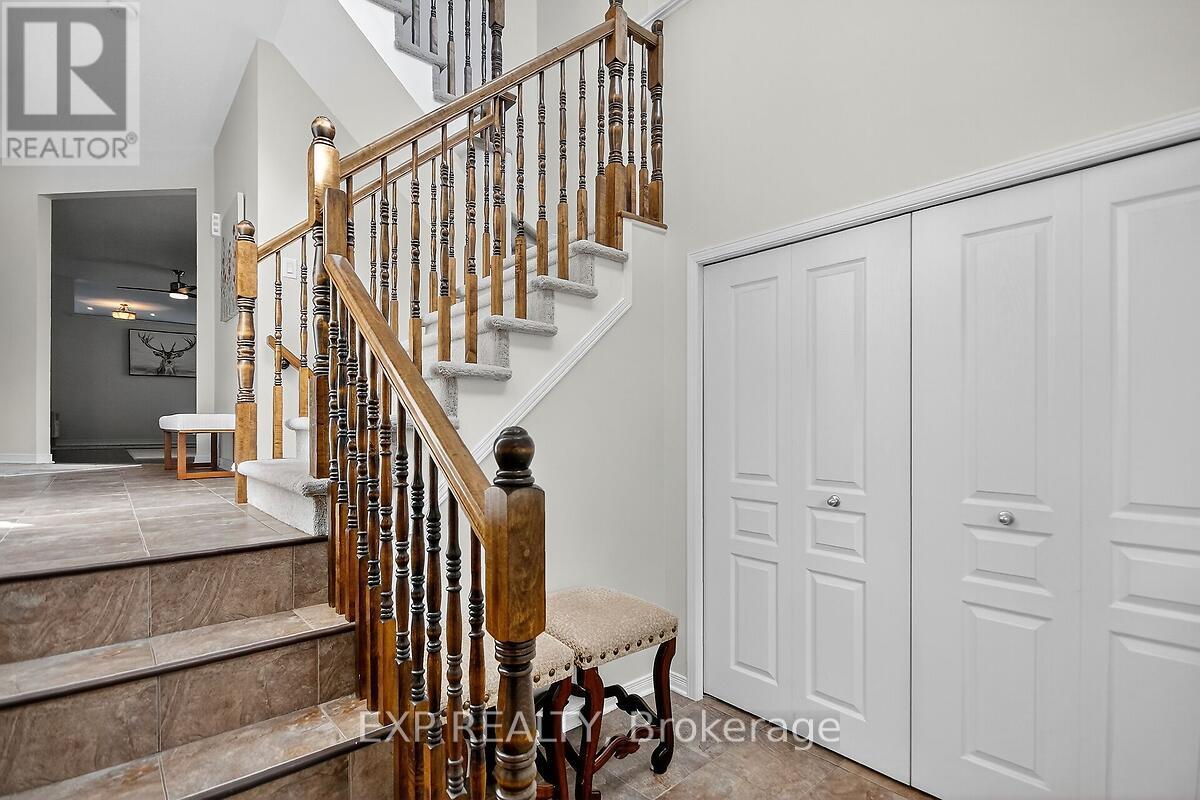 295 Harthill Way, Ottawa, Ontario  K2J 0P3 - Photo 4 - X12420515