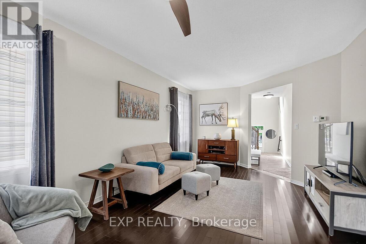 295 Harthill Way, Ottawa, Ontario  K2J 0P3 - Photo 7 - X12420515