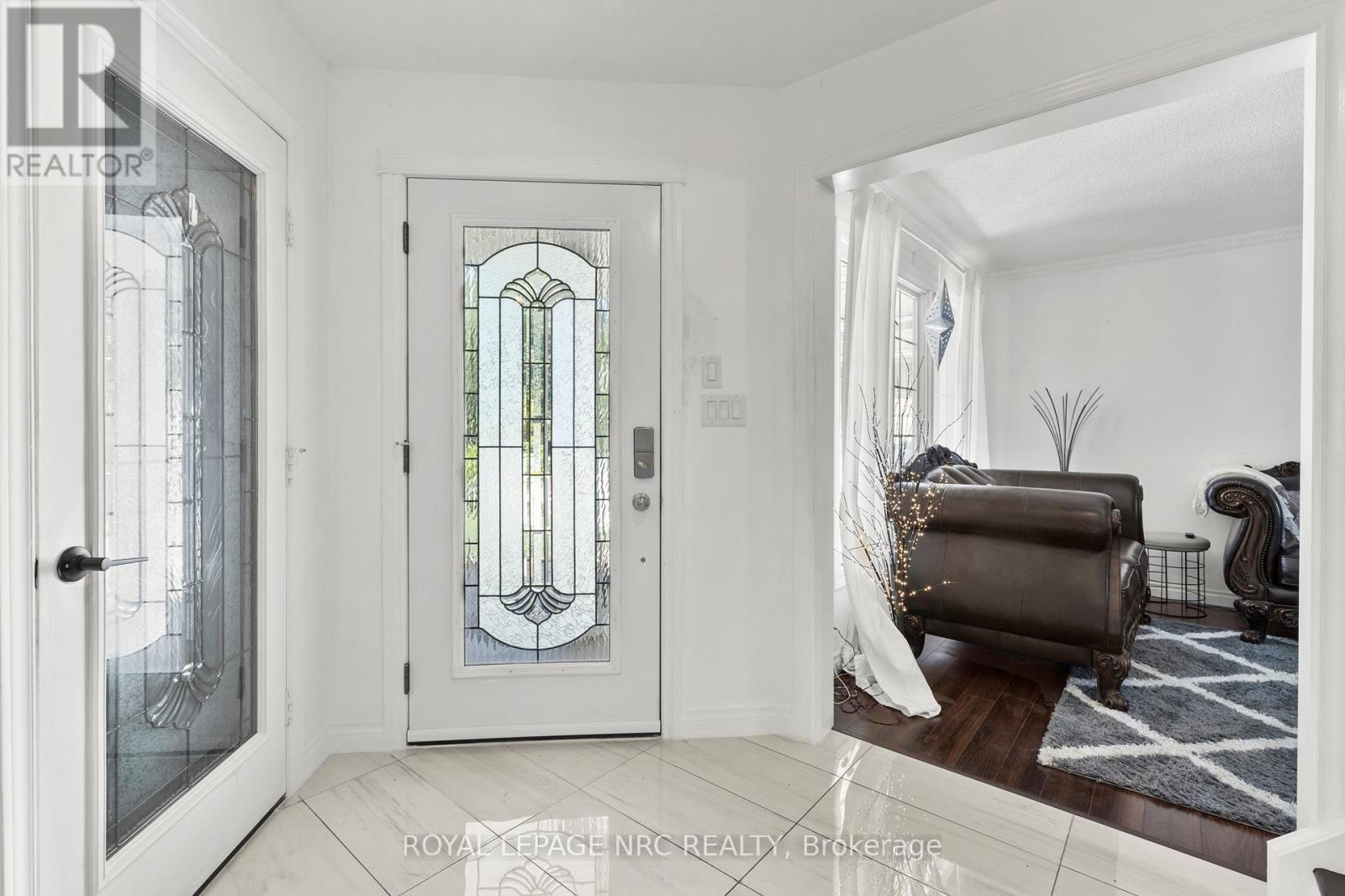 86 Huntington Lane, St. Catharines, Ontario  L2S 3R6 - Photo 5 - X12420521