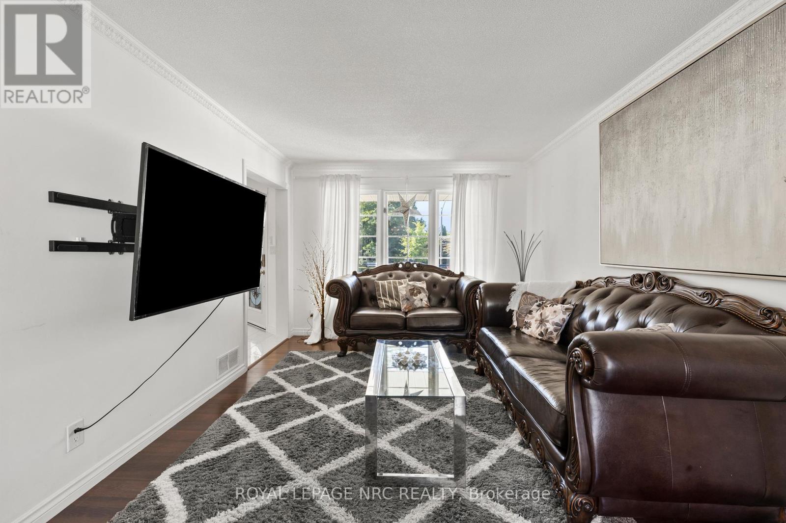 86 Huntington Lane, St. Catharines, Ontario  L2S 3R6 - Photo 8 - X12420521