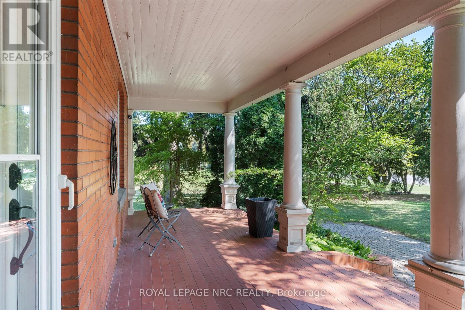 326 Lakeshore Road, Niagara-On-The-Lake, Ontario  L0S 1J0 - Photo 4 - X12420534