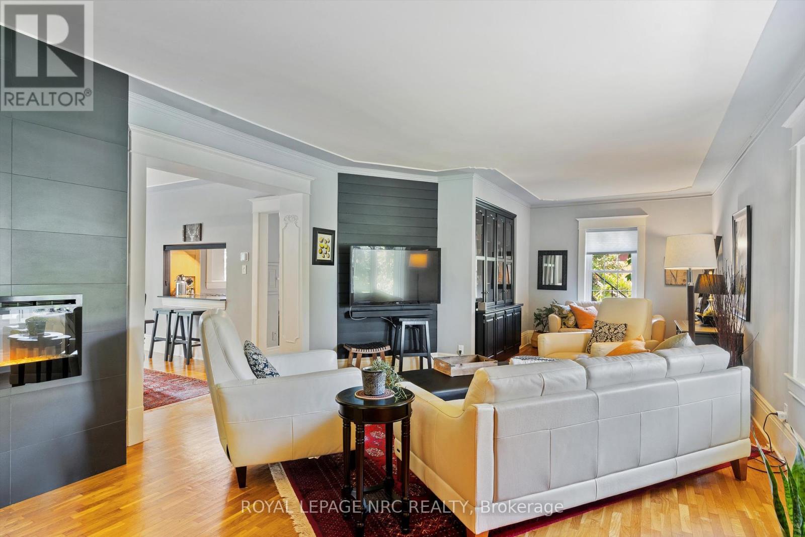 326 Lakeshore Road, Niagara-On-The-Lake, Ontario  L0S 1J0 - Photo 8 - X12420534