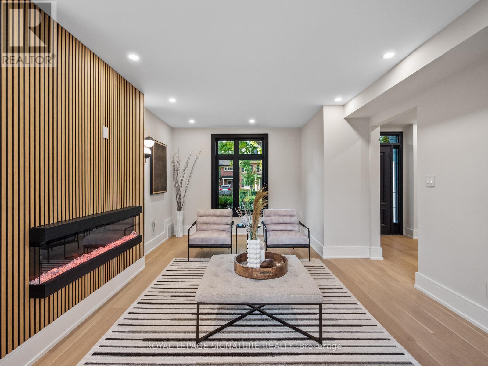 137 Cheltenham Avenue, Toronto, Ontario  M4N 1R1 - Photo 6 - C12420486