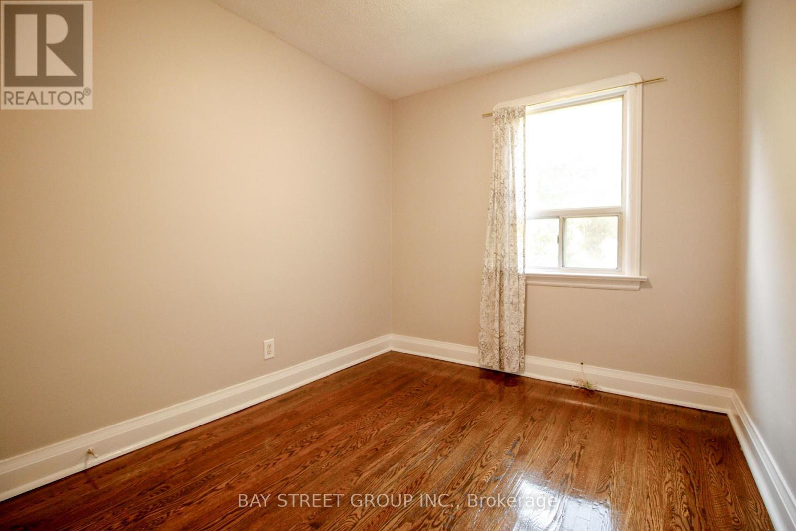 946 Eglinton Avenue E, Toronto, Ontario  M4G 2L3 - Photo 19 - C12420497