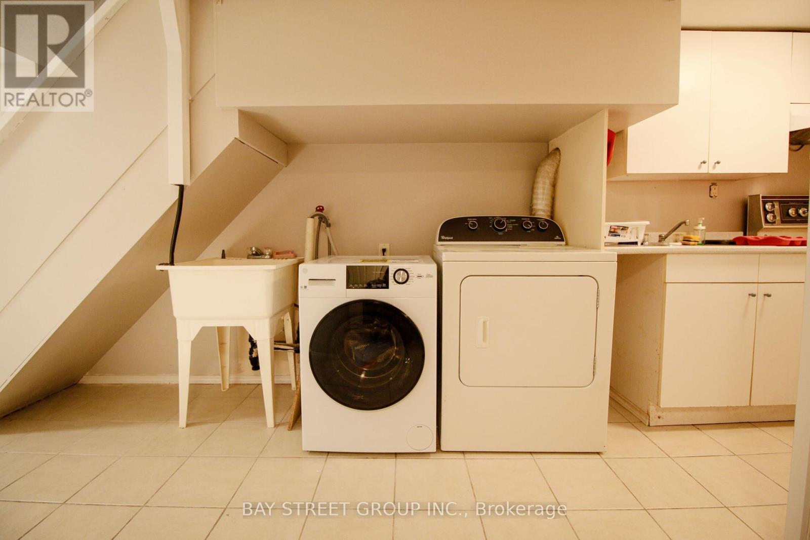 946 Eglinton Avenue E, Toronto, Ontario  M4G 2L3 - Photo 24 - C12420497