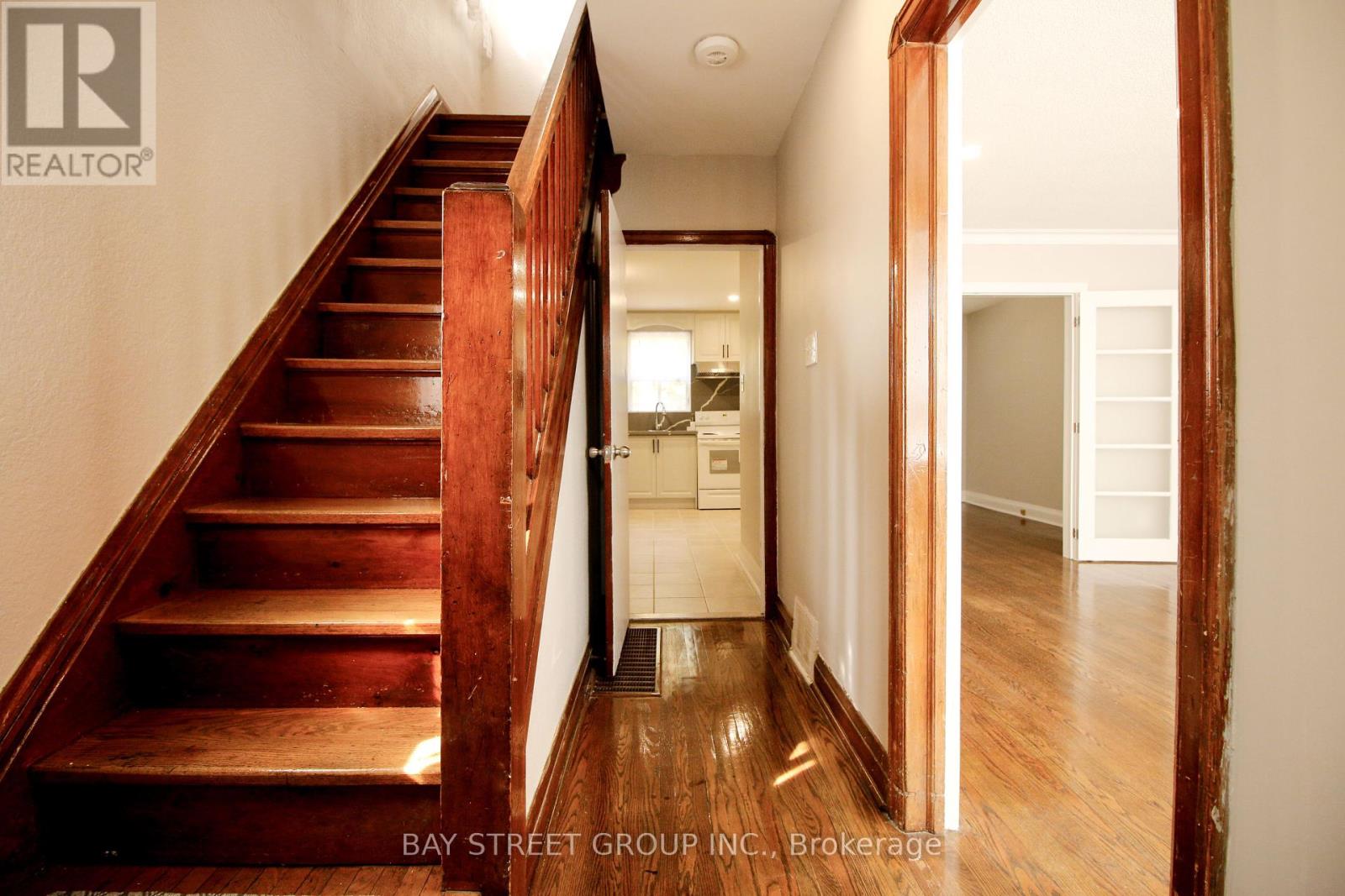 946 Eglinton Avenue E, Toronto, Ontario  M4G 2L3 - Photo 3 - C12420497