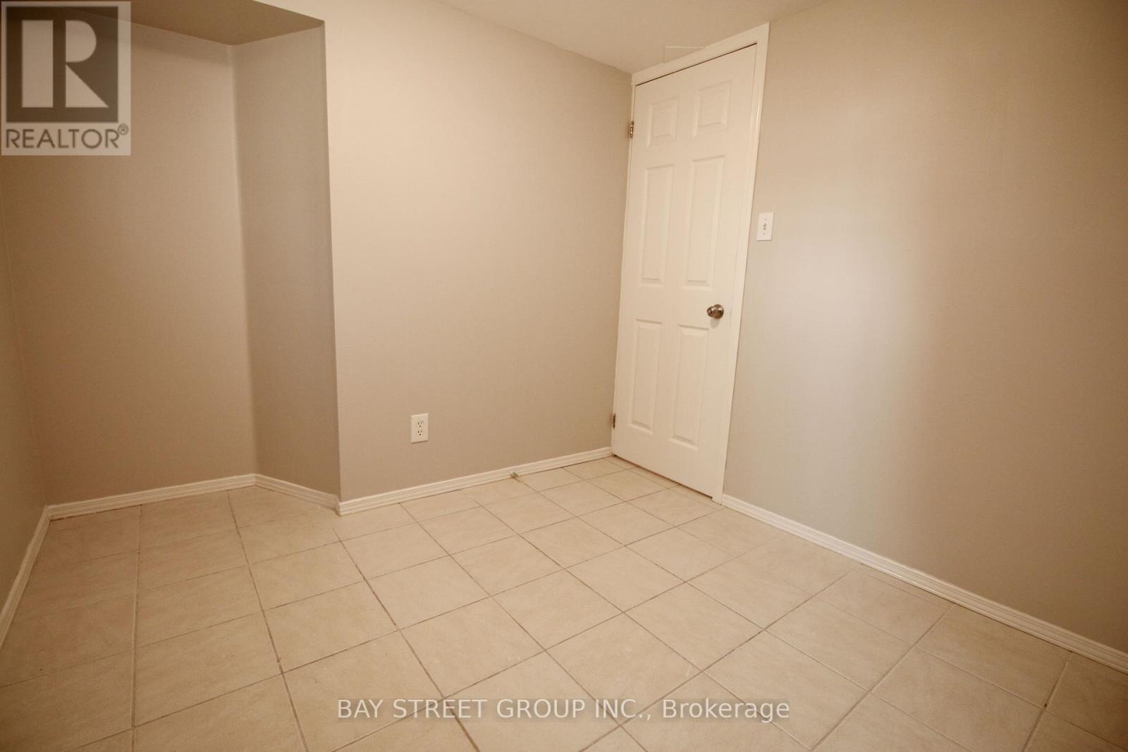 946 Eglinton Avenue E, Toronto, Ontario  M4G 2L3 - Photo 30 - C12420497