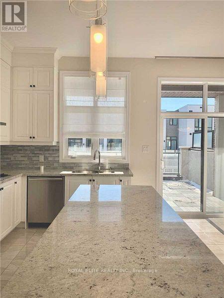 605 Marc Santi Boulevard, Vaughan, Ontario  L6A 4Z8 - Photo 4 - N12420527