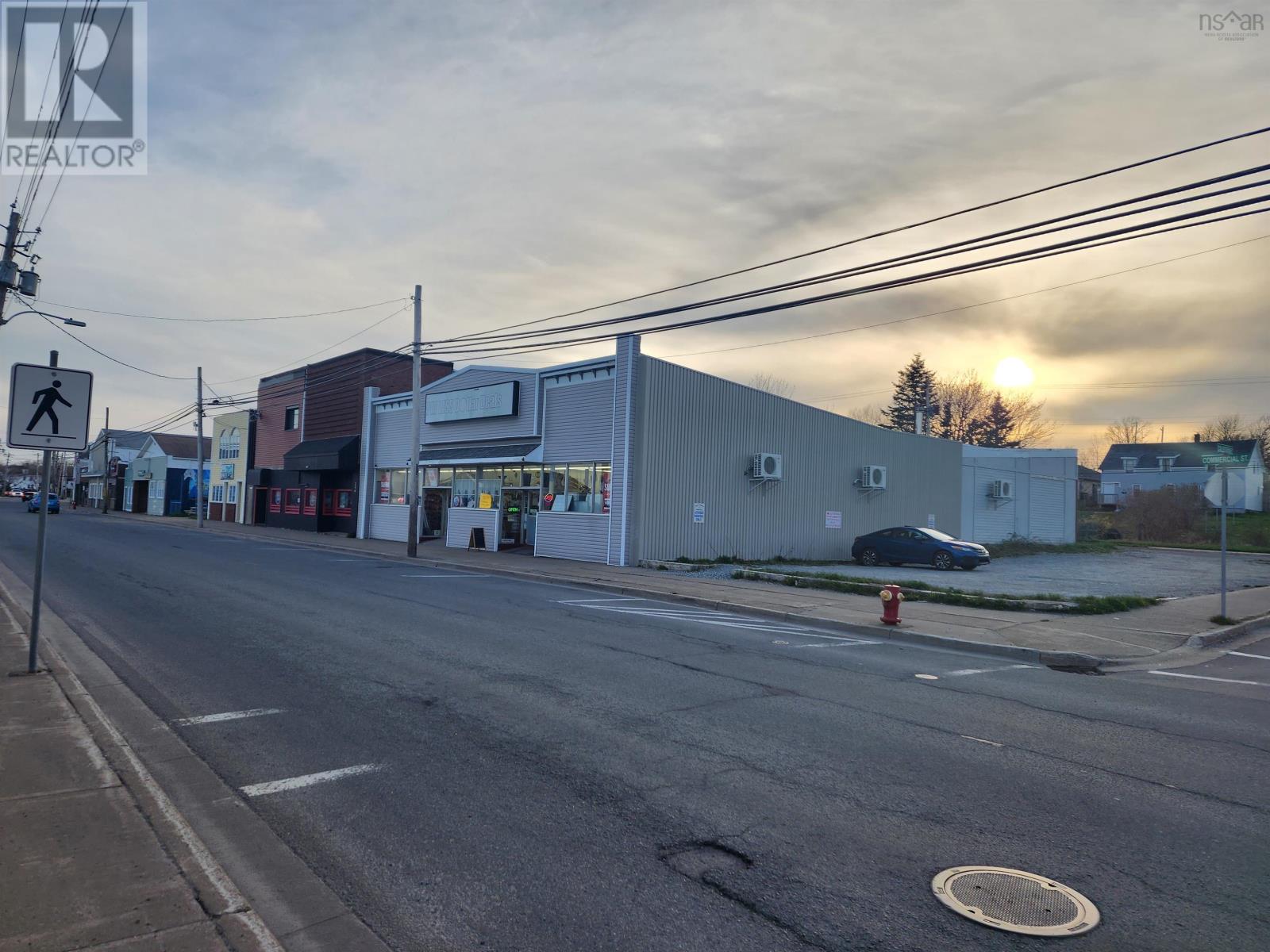 238 Commercial, North Sydney, Nova Scotia  B2A 1B7 - Photo 2 - 202510679