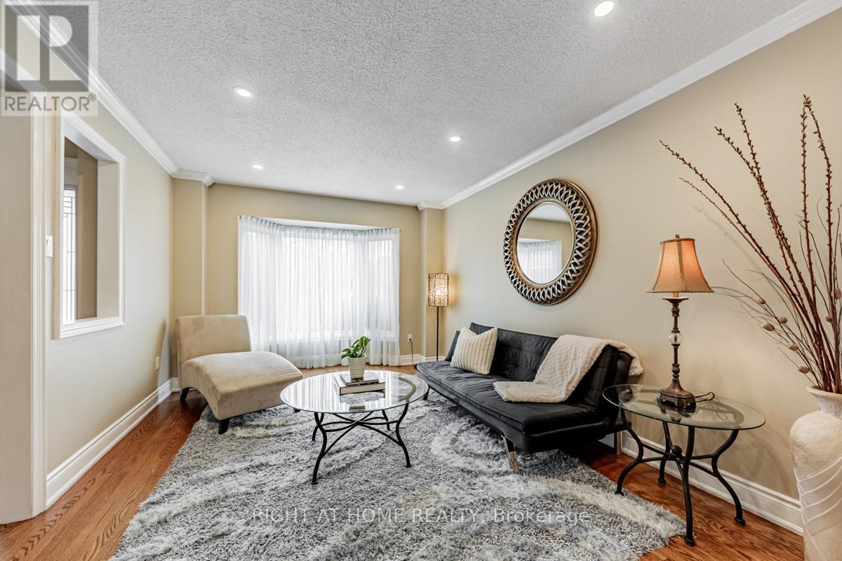 3655 Loyalist Drive, Mississauga, Ontario  L5L 4T6 - Photo 10 - W12420495