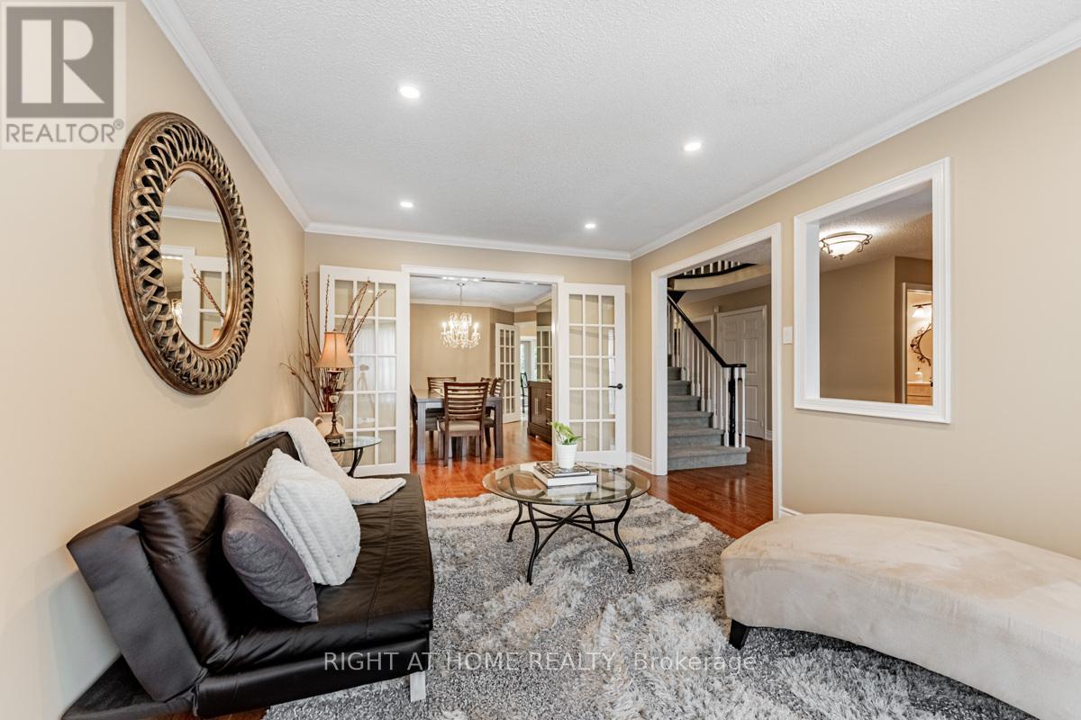 3655 Loyalist Drive, Mississauga, Ontario  L5L 4T6 - Photo 11 - W12420495