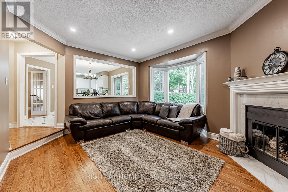 3655 Loyalist Drive, Mississauga, Ontario  L5L 4T6 - Photo 19 - W12420495