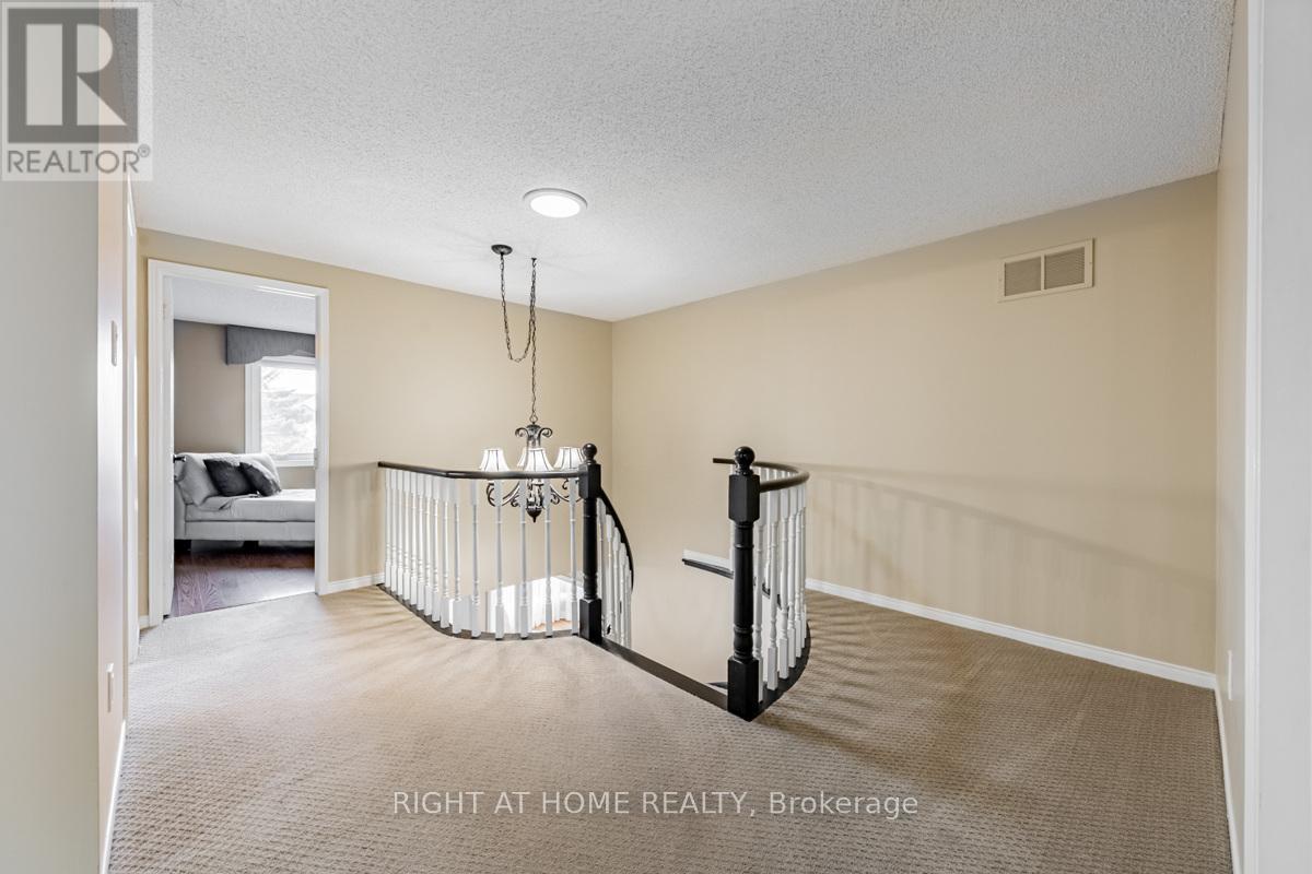 3655 Loyalist Drive, Mississauga, Ontario  L5L 4T6 - Photo 21 - W12420495